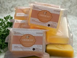 KUMKUMADI SOAP - SOFT AND RADIENT SKIN| AYURASH HOMEMADE (5 IN ONE SET 100-120G EACH) 0.69/g  